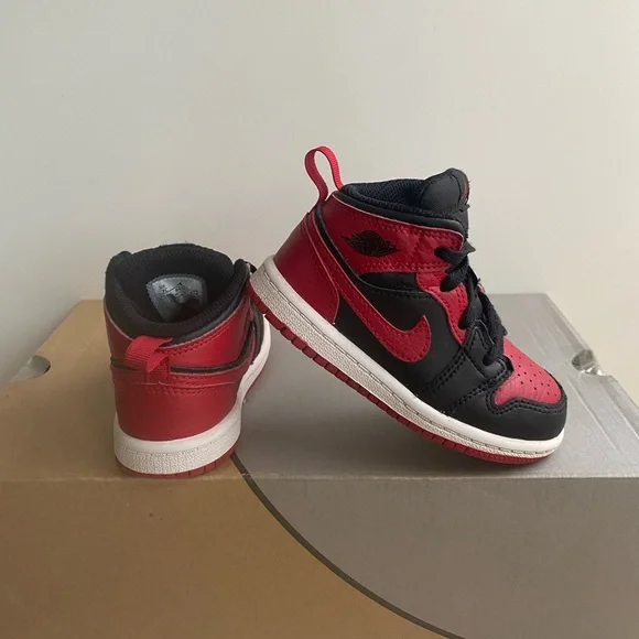 Nike Air Jordan 1 Retro Mid “Banned” Toddler Sneakers- SZ 7 C